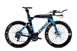 Lee más sobre el artículo ¡Ya ha llegado la nueva FACTOR SLICK 2025! Aerodinámica, integración y velocidad sin compromisos